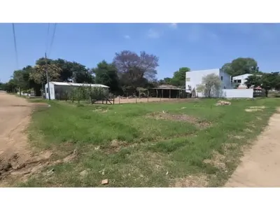 Terreno en esquina en venta en Mariano Roque Alonso 4