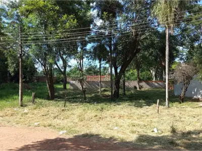Terreno en esquina en venta en Ñemby, Caaguazú 3
