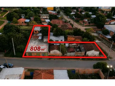 Terreno de esquina à venda em San Lorenzo, 808 m² 3