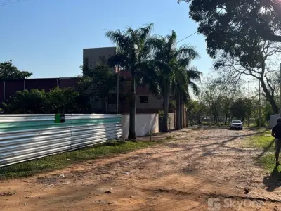 Terreno en esquina en venta en San Lorenzo, Santo Tomás 2