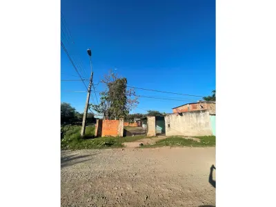 Terreno de esquina à venda em Villa Hayes 4