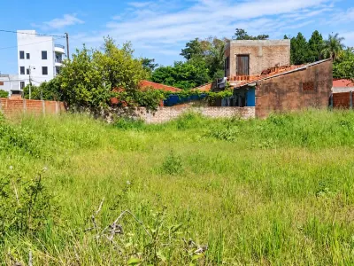 Terreno en esquina en venta en Virgen del Rosario 5