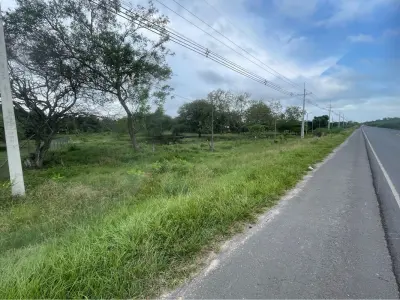 Terreno à venda apto para posto de combustíveis em Villa Oliva 3
