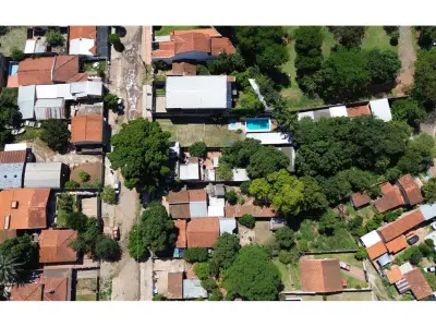 Terreno à venda com casa para demolir em Lambaré 4
