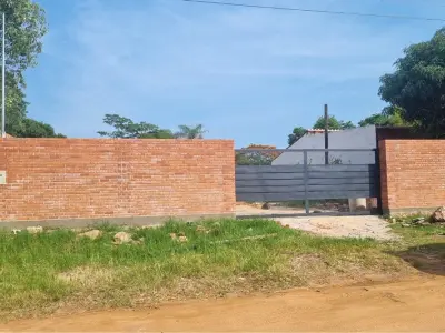Terreno à venda com casa a terminar em San Bernardino 4