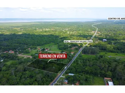 Terreno à venda com casa colonial em Aregua 3