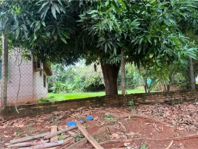 Terreno à venda com casa em Capiatá, Central 3