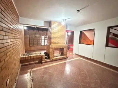Terreno à venda com casa em esquina em Lambaré 4