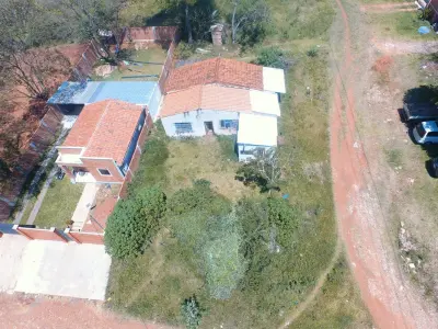 Terreno en venta con casa en esquina en Maramburé, Luque 2