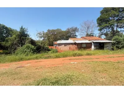 Terreno en venta con casa en esquina en Maramburé, Luque 3