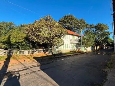 Land for sale with house in San Vicente, Asunción 4