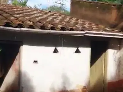 Terreno à venda com construção para reformar em Ybycuí 5