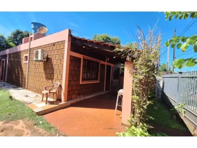 Terreno à venda com construção no Barrio Santa María 4