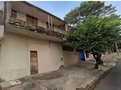 Terreno en venta con construcción en Ciudad Nueva, Asunción 2