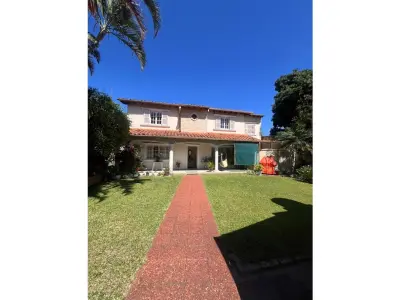 Terreno en venta con edificación en San Lorenzo 3
