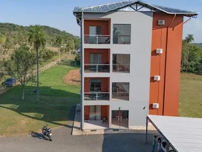 Terreno à venda com edifício de 4 andares em Caacupé 4