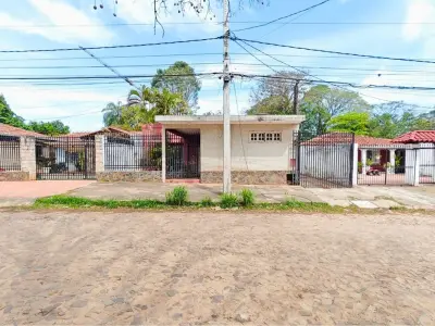 Land for sale with property to renovate in Mariano Roque Alonso 4