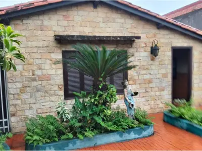 Terreno en venta con residencia en Villa Aurelia 3