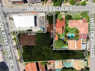Terreno en venta con salida a tres calles en San Vicente 3