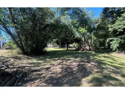 Terreno à venda de 1.324 m² em esquina em Luque 3
