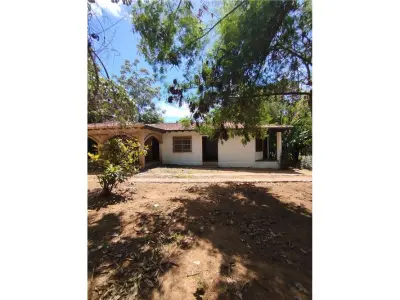 Terreno en venta de 1.600 m² en Mariano Roque Alonso 3
