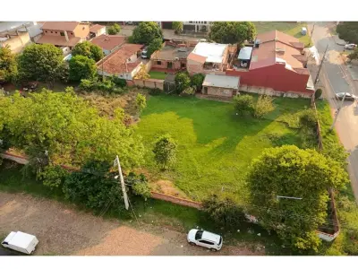 Terreno à venda de 2.568 m² em esquina em Fernando de la Mora 2