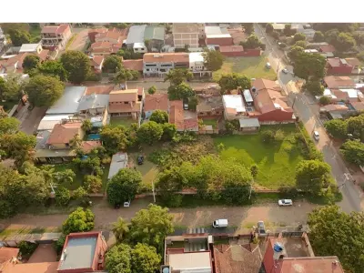 Terreno à venda de 2.568 m² em esquina em Fernando de la Mora 4