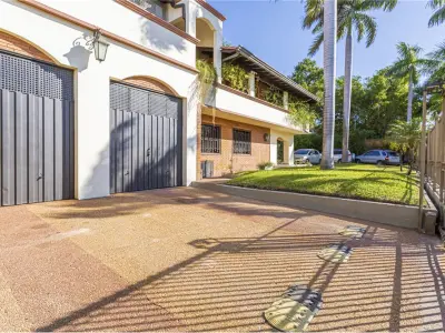 Terreno en venta de 2.580 m² en doble esquina, Ykua Satí 3
