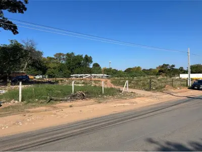 Terreno à venda de 3.120 m² em esquina na Av. Perón 2