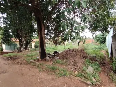 Terreno à venda de 420 m² em Laurelty, Luque 3