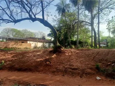 Terreno à venda de 420 m² em Ypané, Central 4