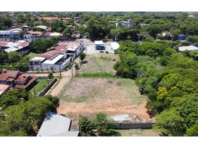 Terreno à venda de 5.600 m² em San Lorenzo 3