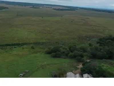 Terreno en venta de 7,3 ha sobre asfalto en 3 de Mayo 3
