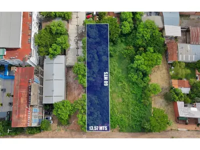 Terreno à venda de 814 m² em Fernando de la Mora 2
