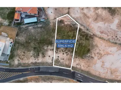 Terreno à venda no condomínio fechado Aquaterra, Luque 3