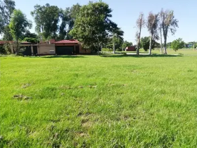 Terreno à venda no condomínio Pilar del Este, Ypané 4