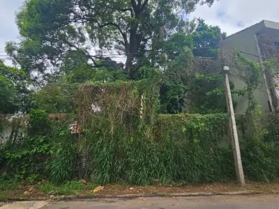 Terreno à venda em Bella Vista, Assunção — 655 m² com saída de rua a rua 3