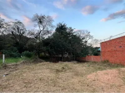 Terreno à venda no Bº San Isidro, Encarnação 3