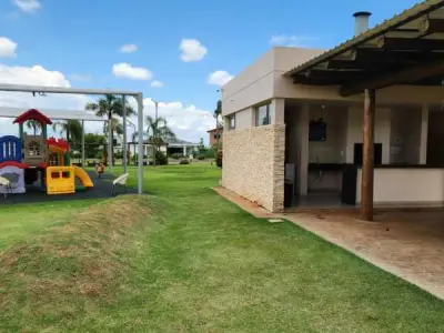 Terreno en venta en condominio con Crystal Lagoon, Hernandarias 3