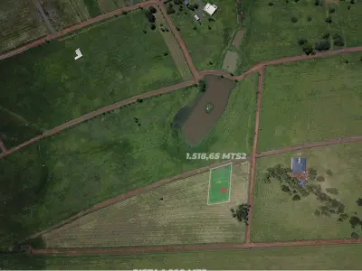Terreno en venta en Country Paraqvaria, Carmen del Paraná 4