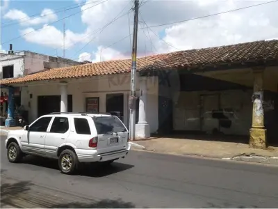 Land for sale in the commercial center of Luque 4