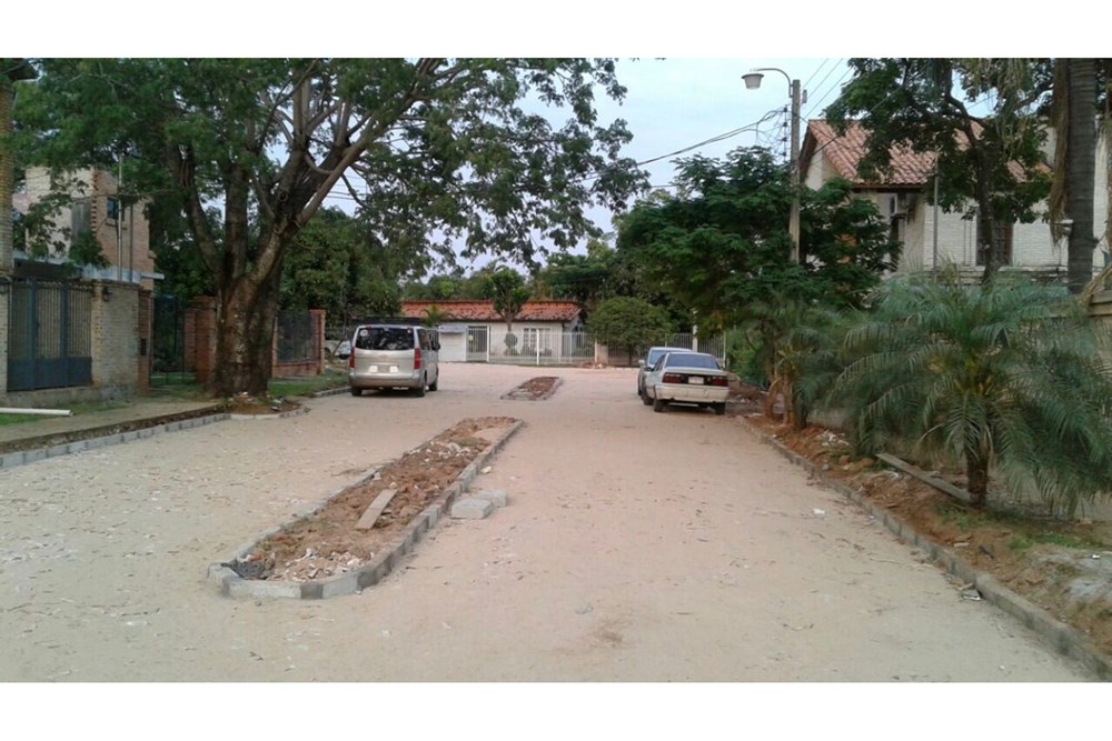 Terreno à venda no centro de Luque – 4.070 m²