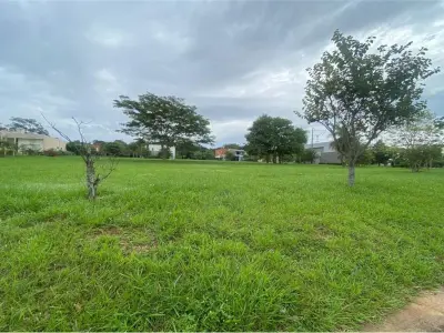 Terreno à venda no condomínio Aqua Village, Altos 4