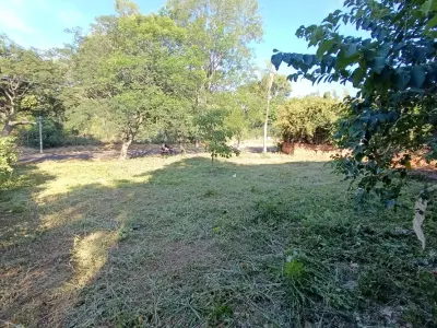 Terreno en venta en esquina de 400 m² sobre asfalto en Areguá 4