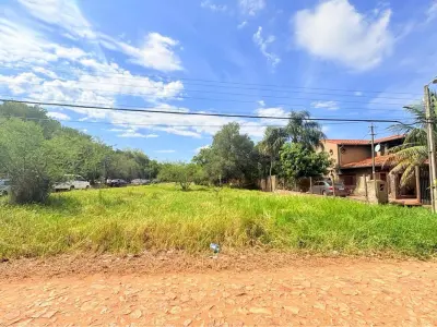 Terreno à venda em esquina em Isla Aveiro, Limpio 2