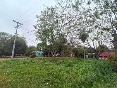 Terreno à venda em esquina em Itauguá, Central 4