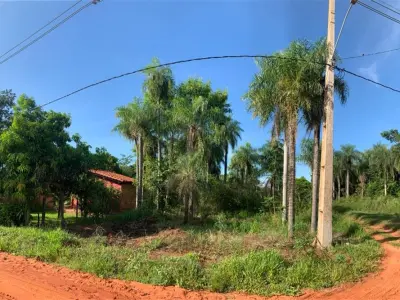 Terreno de esquina à venda em Itauguá, Central 2