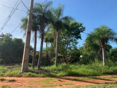 Terreno de esquina à venda em Itauguá, Central 3