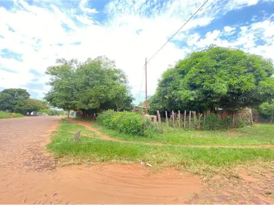Terreno de esquina à venda em San Lorenzo Reducto 2