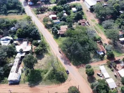 Terreno à venda em esquina sobre asfalto em Capiatá 4